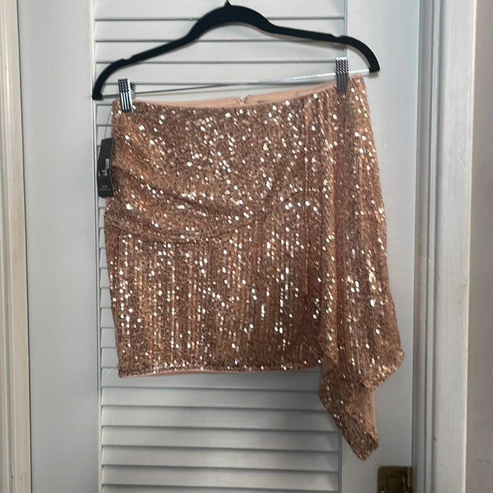 Etiquette NWT Slinky Draped Gold Sequin Miniskirt Size M. Sexy & glamorous!
